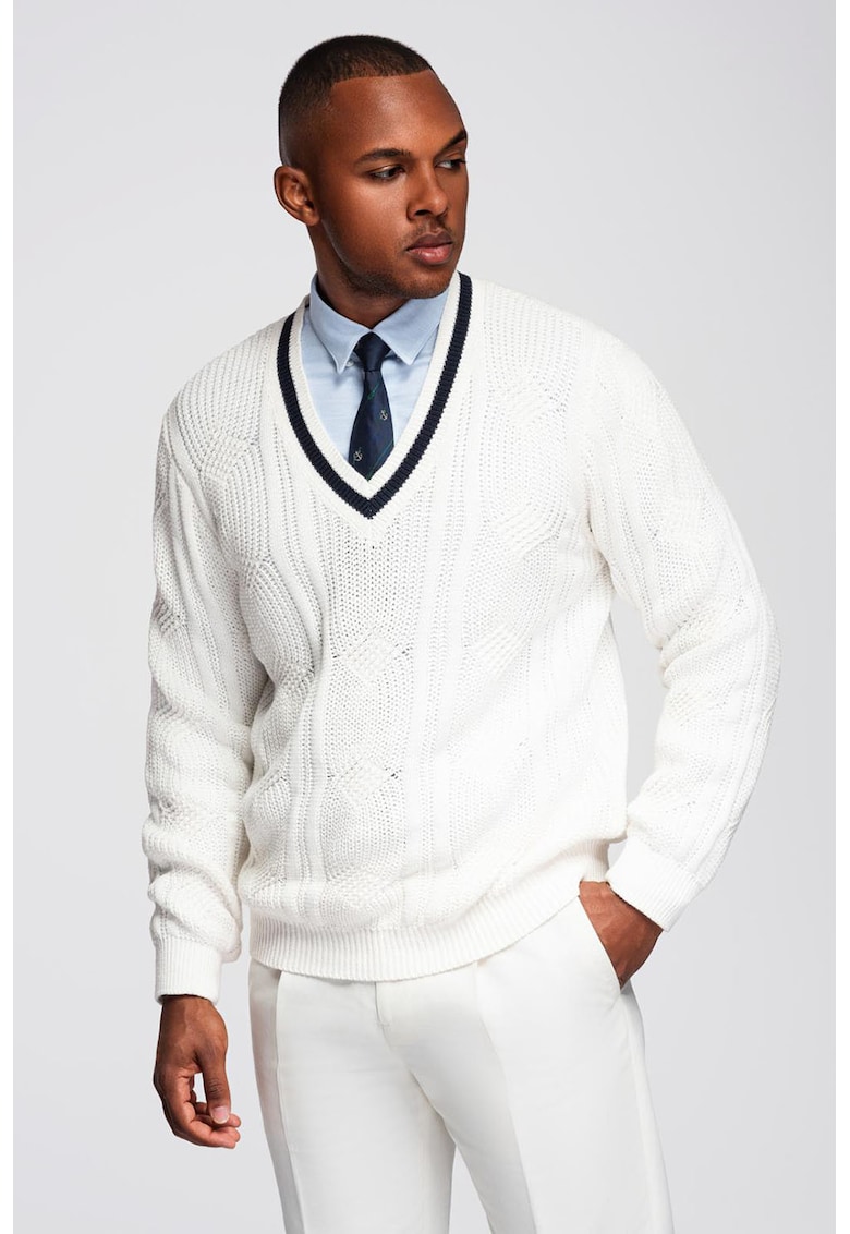 Pulover cu decolteu in V si model torsade