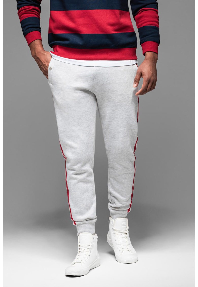 Pantaloni de trening cu croiala conica si segmente laterale contrastante