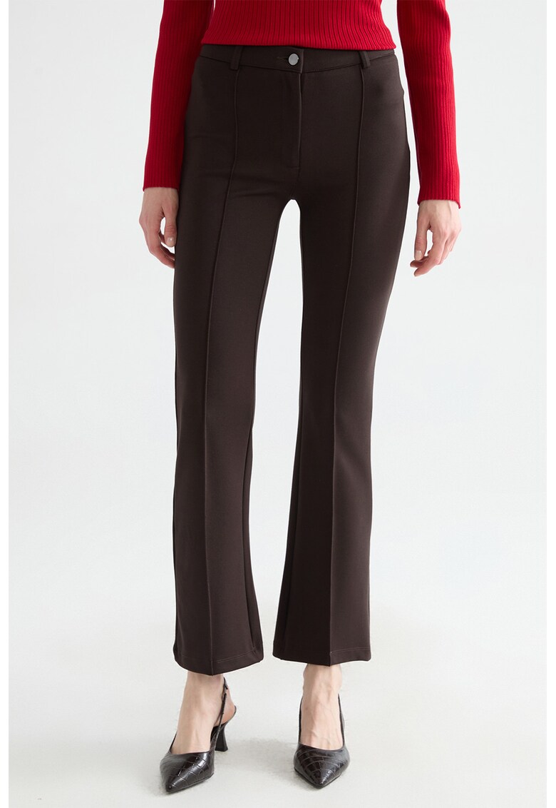 Pantaloni bootcut cu croiala slim-fit - Maro inchis