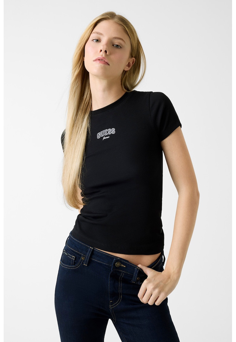 Tricou slim fit cu decolteu la baza gatului - Negru