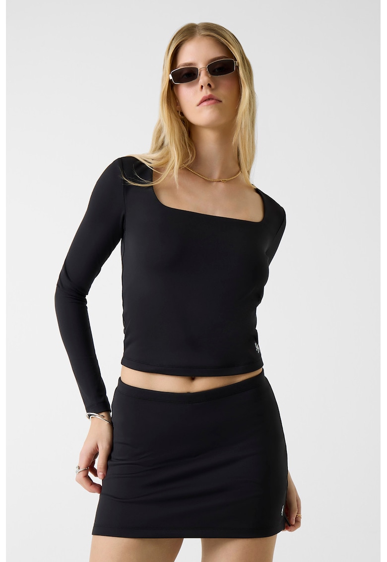 Bluza crop cu decolteu patrat - Negru