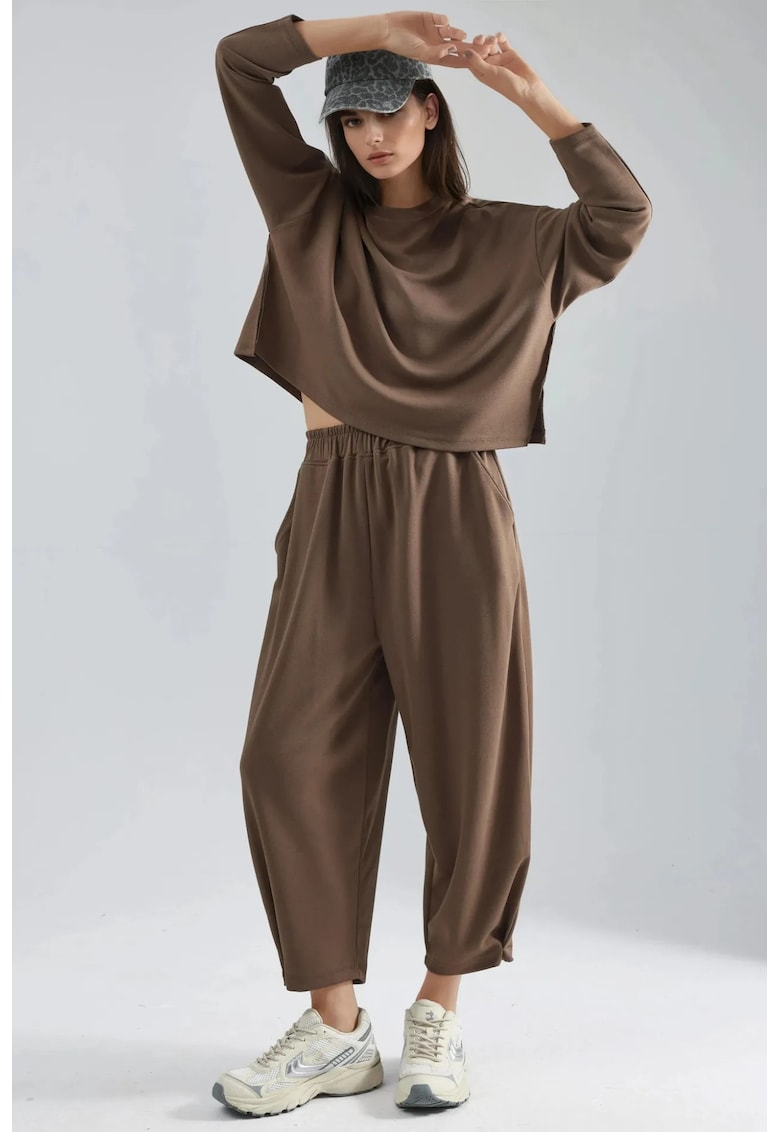Costum dama - bluza si pantaloni - maro camel - material modal -