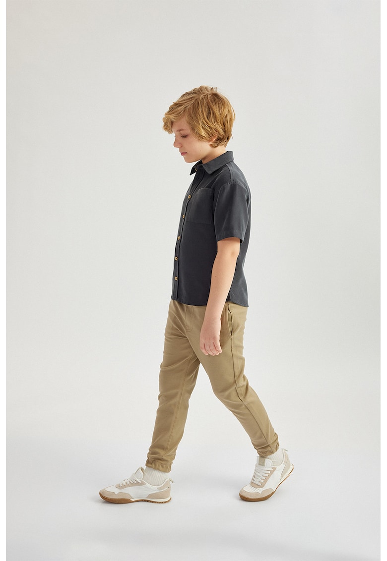 Pantaloni jogger cu buzunare laterale - Maro nisip