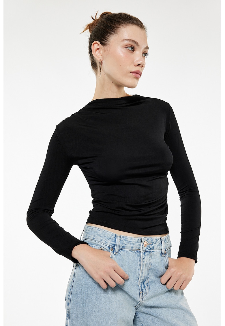 Bluza crop cu croiala slim fit - Negru