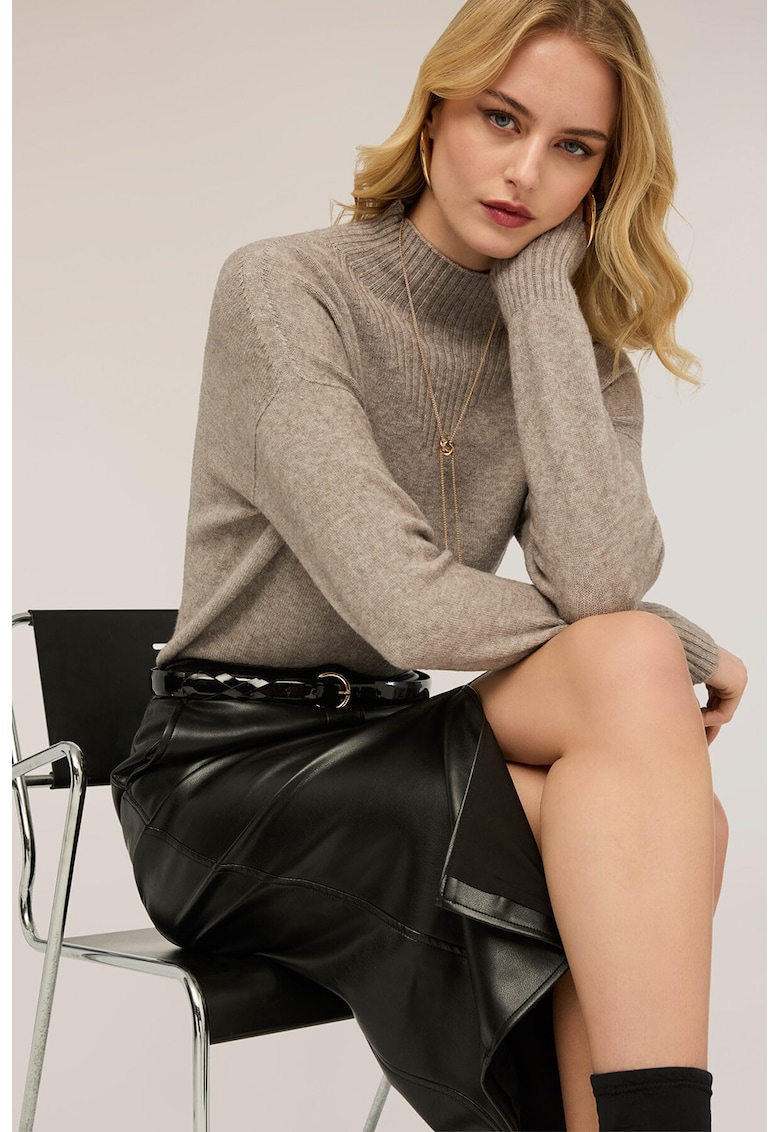 Pulover cu guler scurt