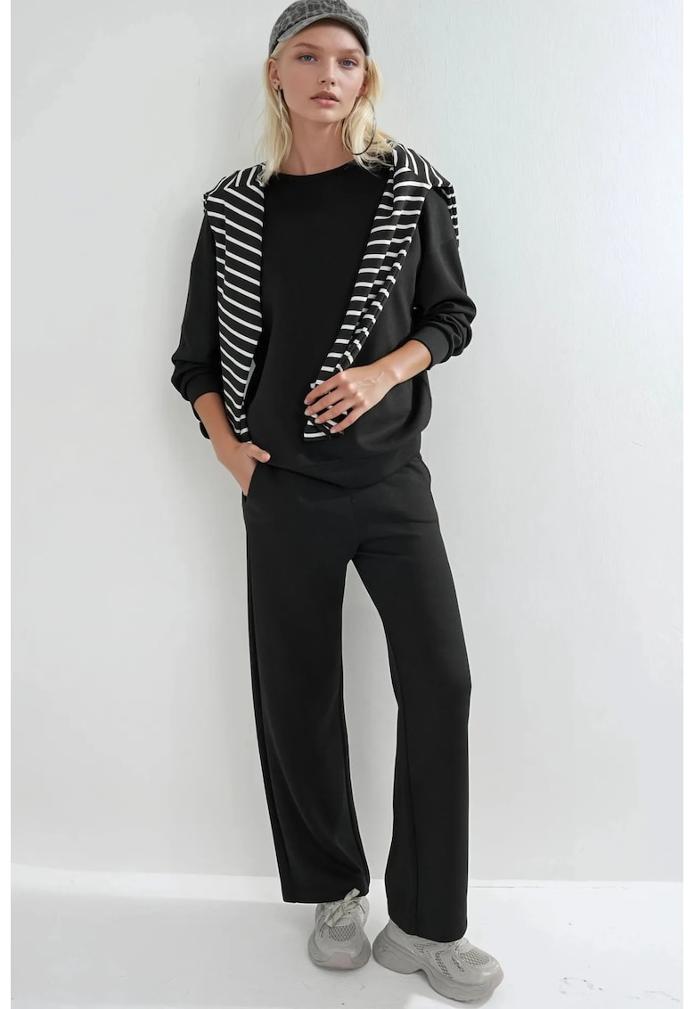 Set din doua piese - hanorac cu guler rotund si pantaloni largi - negru - tesatura moale tricotata -
