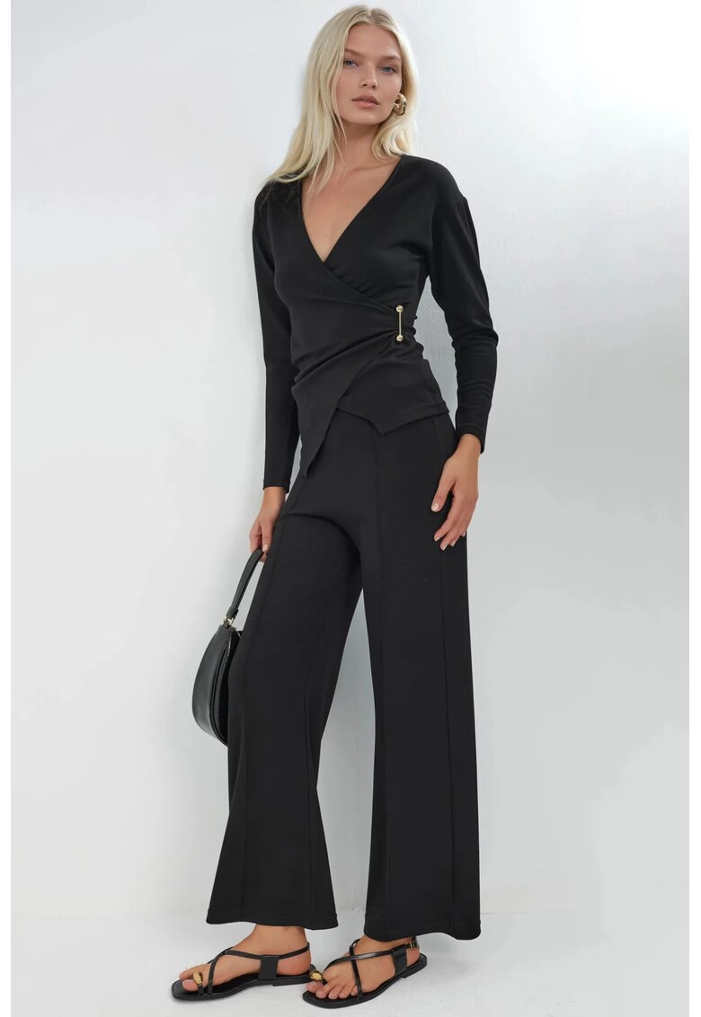 Costum dama - set doua piese - negru - bluza si pantaloni cu detalii accesorii