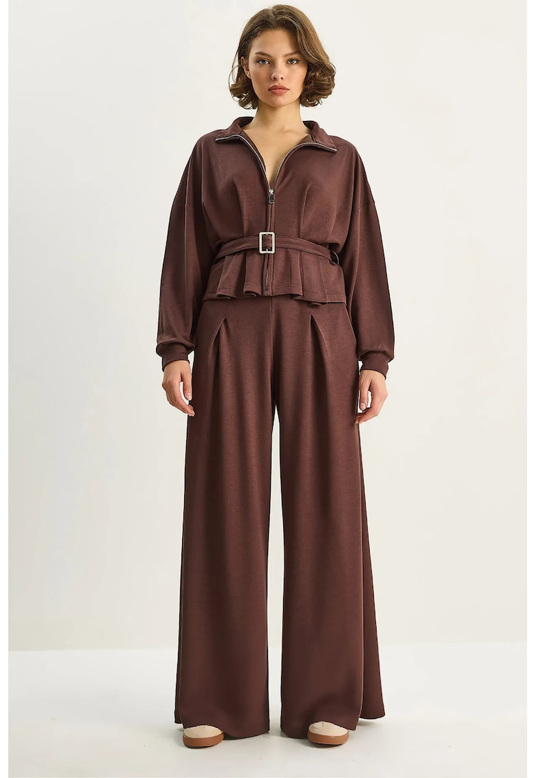 Set tricotat din doua piese - jacheta cu cordon - pantaloni - maro