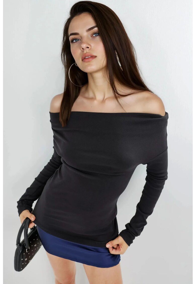 Bluza dama - mulata - decolteu barca - negru - jerseu