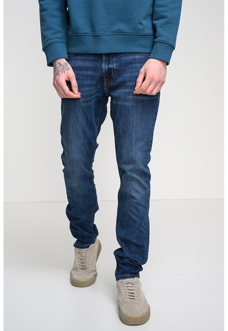 Blugi cu talie medie si aplicatie logo - Albastru