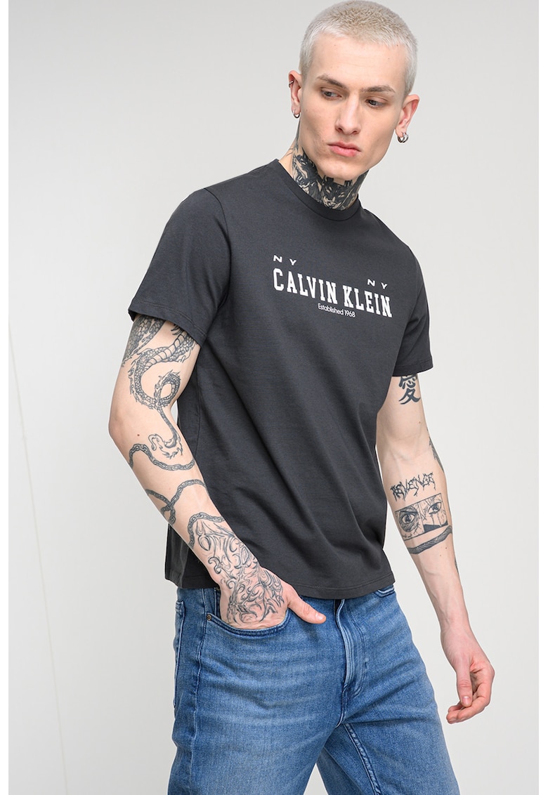 Tricou de bumbac cu decolteu la baza gatului si logo - Negru