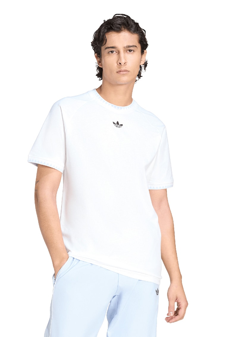 Tricou lejer cu logo discret pe piept - Alb