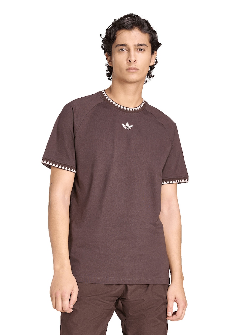 Tricou lejer cu logo discret pe piept - Rosu prafuit