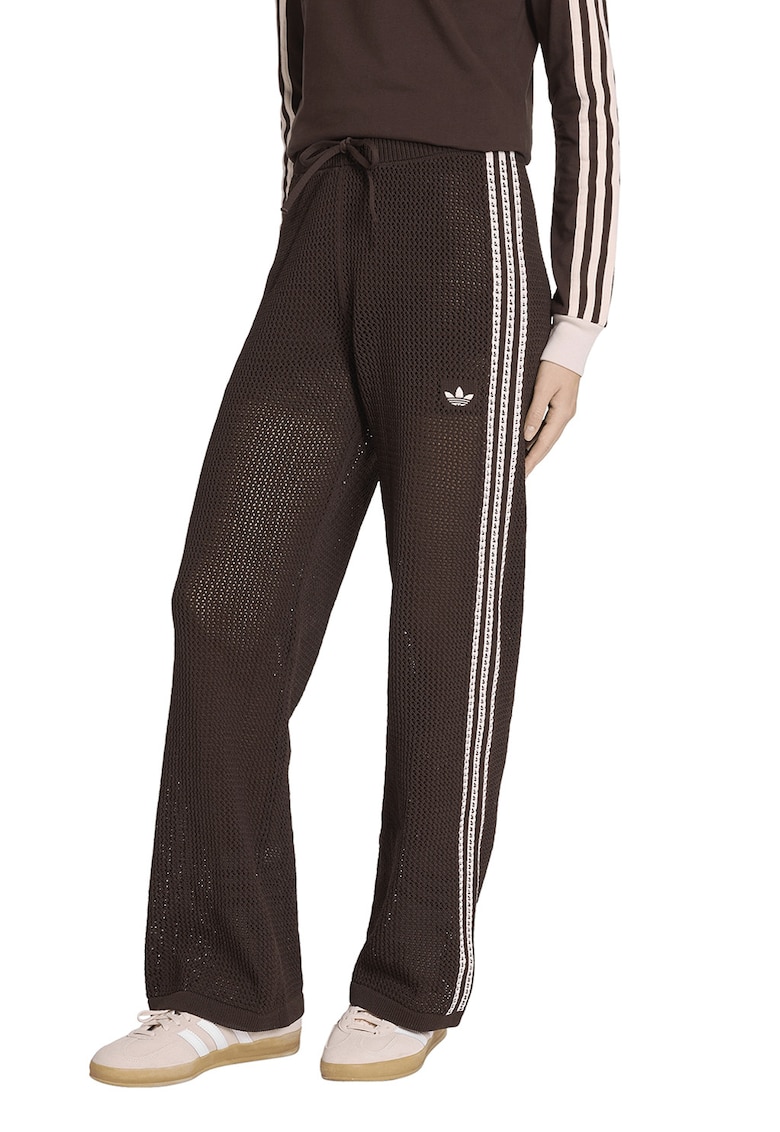 Pantaloni crosetati cu perforatii si logo - Alb fildes/Maro