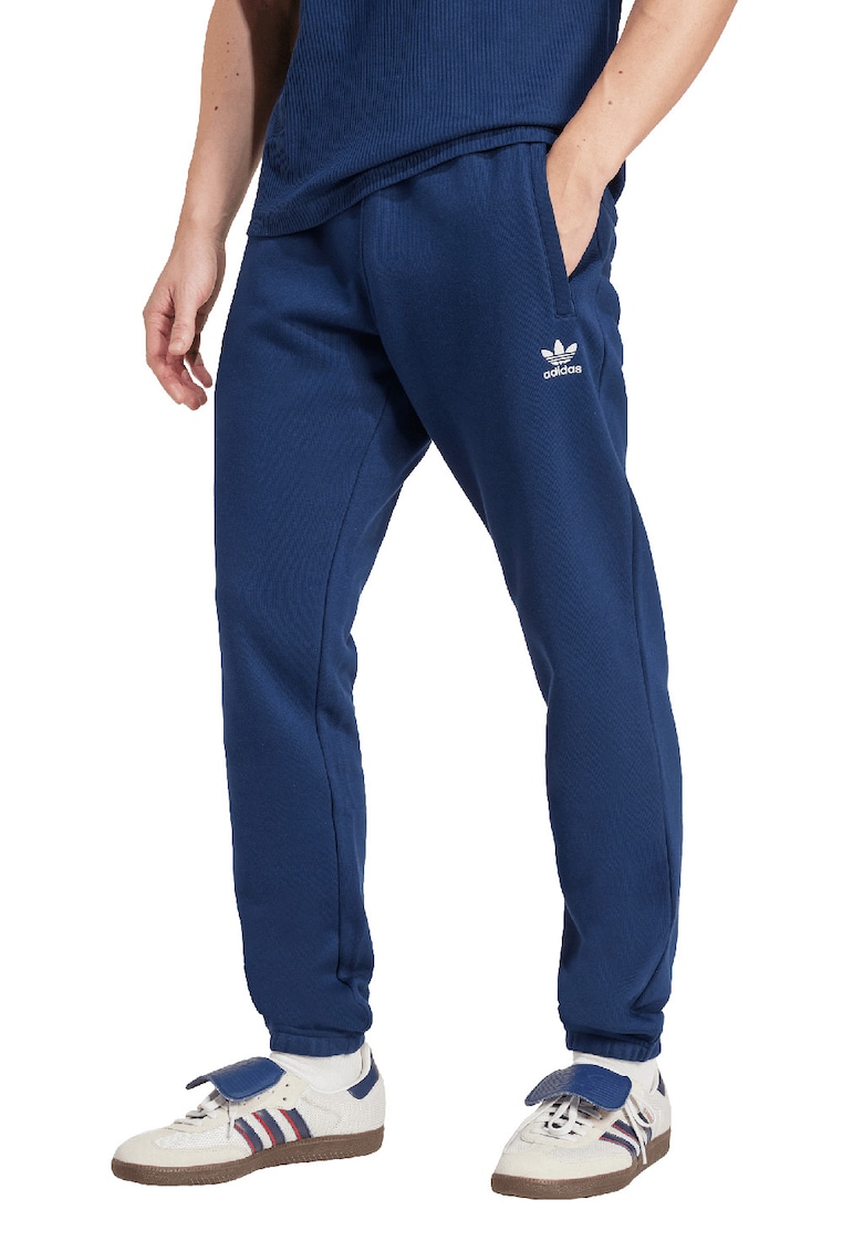Pantaloni de trening slim fit cu buzunare Trefoil Essentials - Albastru petrol