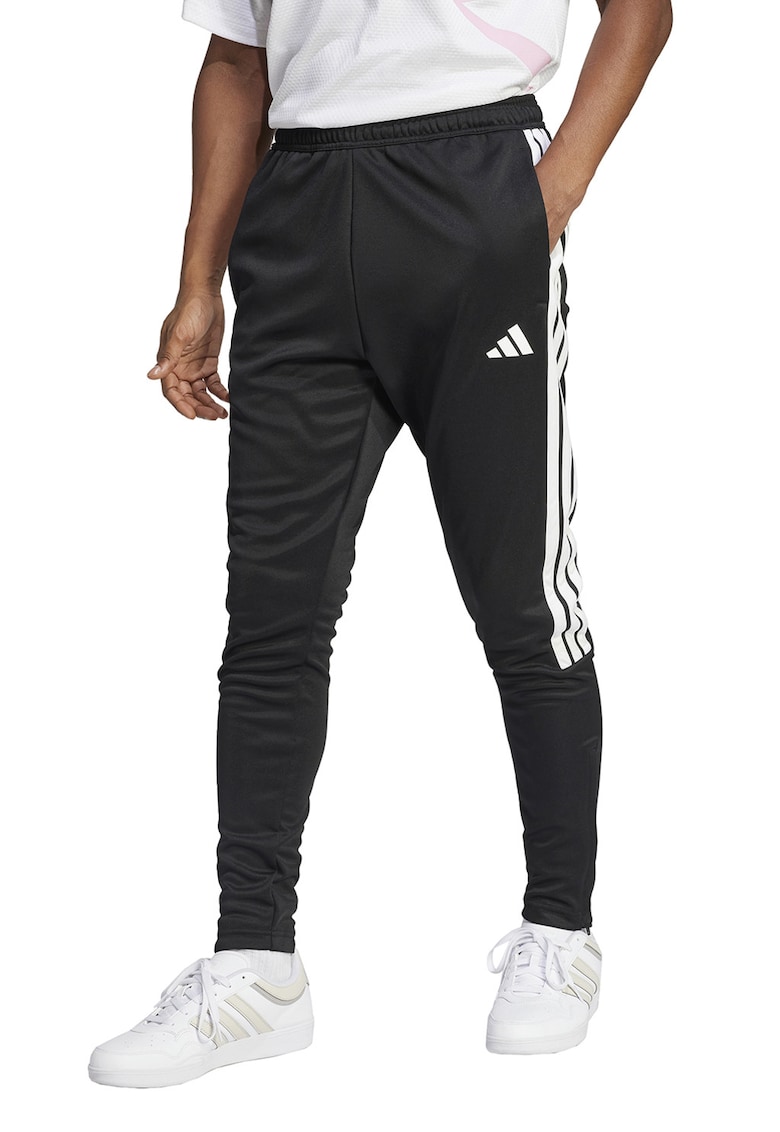 Pantaloni slim fit de trening cu slituri cu fermoar la terminatie Tiro - Alb/Negru
