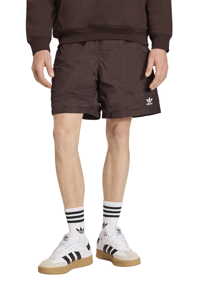 Pantaloni scurti cu buzunare laterale Trefoil Essentials - Maro inchis
