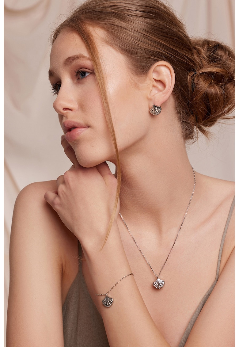 Cercei in forma de scoica - Argintiu