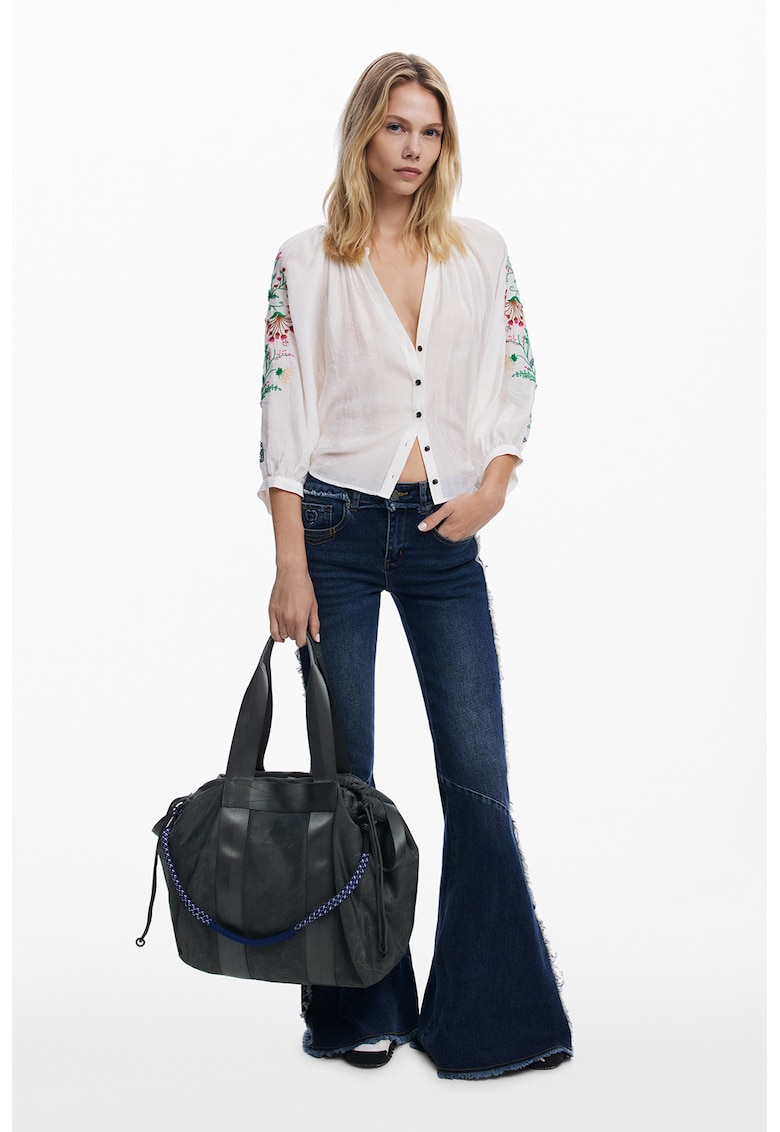 Bluza cu decolteu in V si broderie - Alb