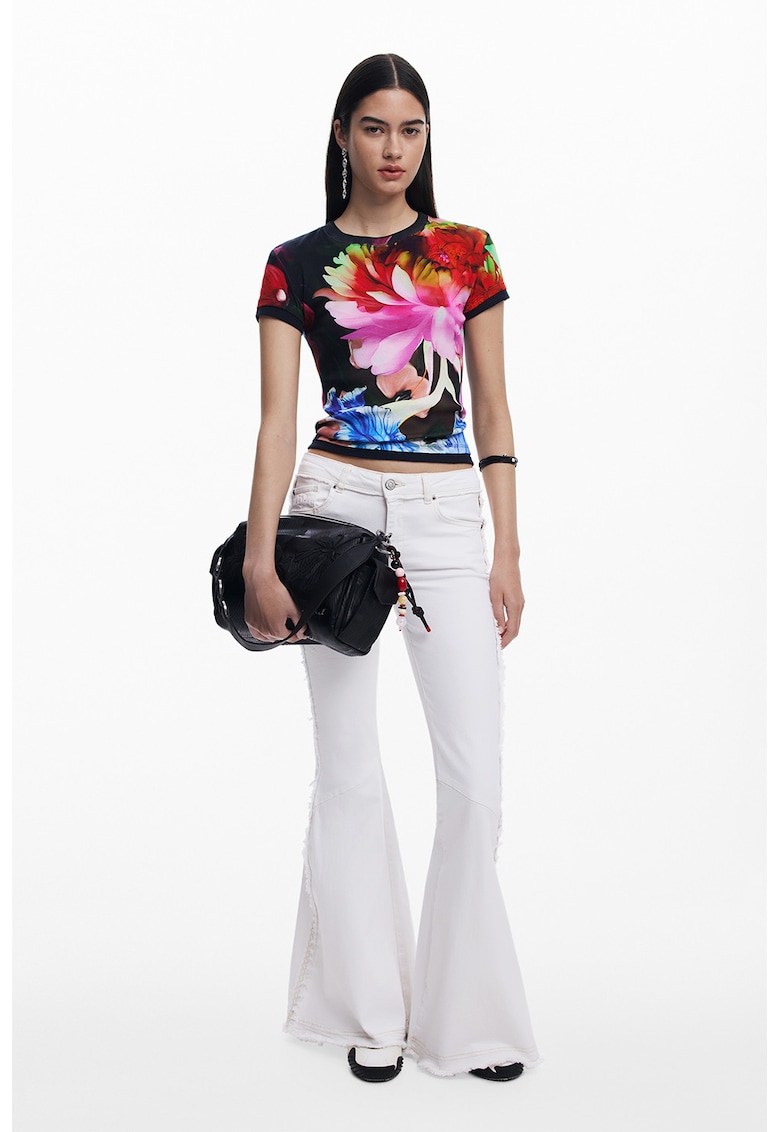 Tricou din bumbac cu model floral si decolteu la baza gatului