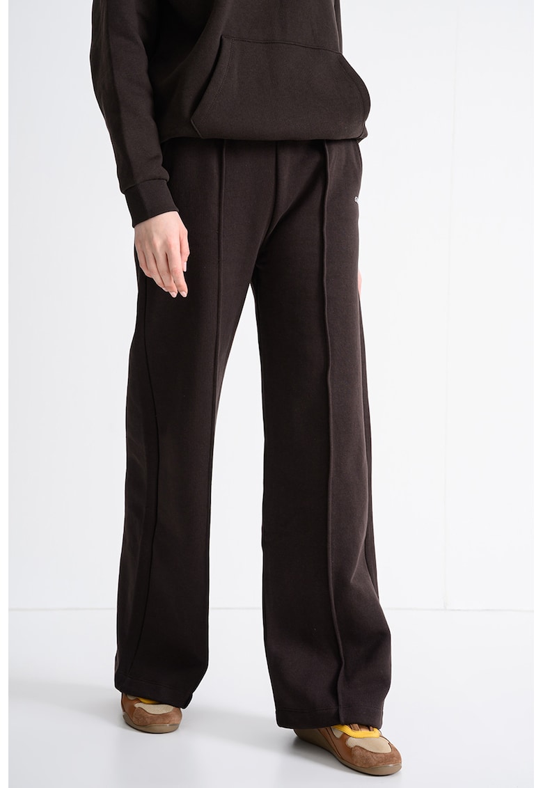 Pantaloni de trening cu croiala relaxed-fit - Maro inchis