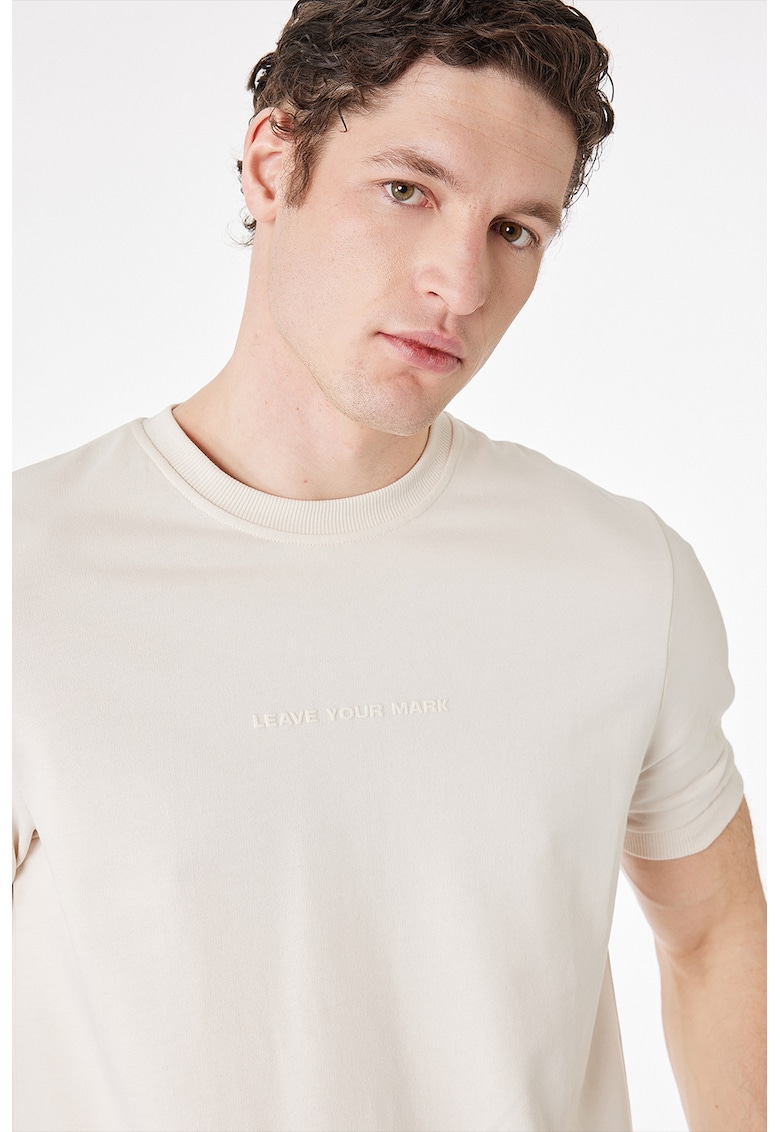 Tricou din bumbac cu broderie text - Bej deschis