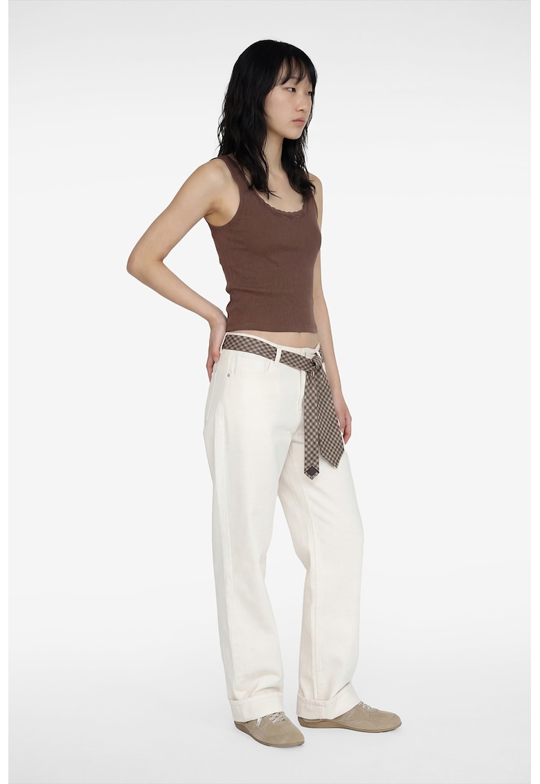 Tricou crop slim fit cu garnituri din dantela - Maro