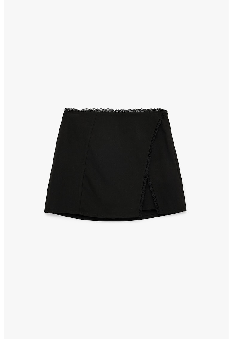 Fusta mini cu captuseala din dantela si slit lateral - Negru