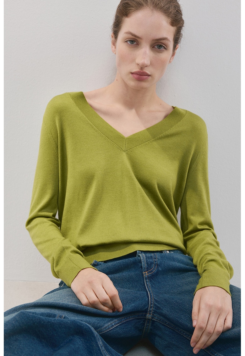 Pulover lejer cu decolteu in V - Verde fistic