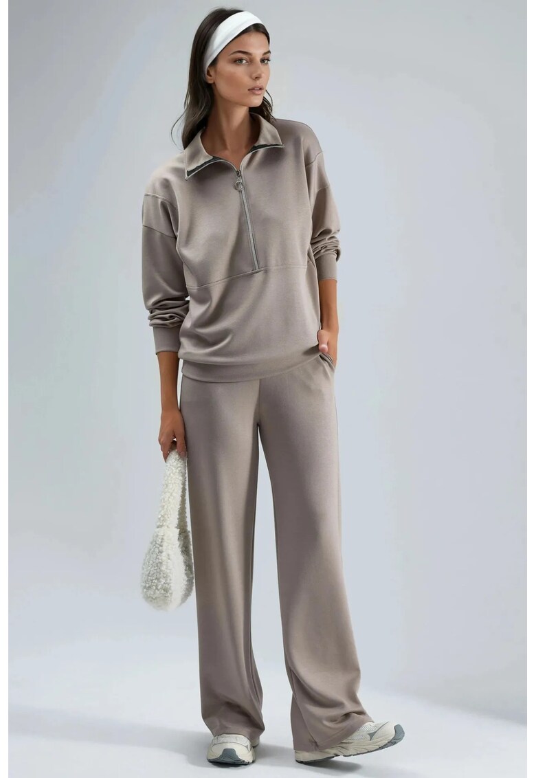 Set din doua piese - pantaloni largi - guler cu fermoar - crem - tricotat