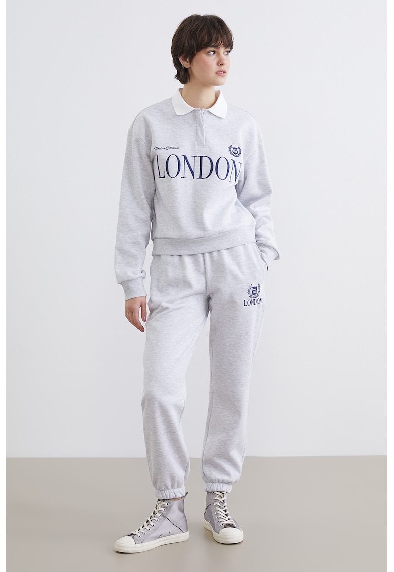 Pantaloni de trening crop cu broderie - Gri deschis melange
