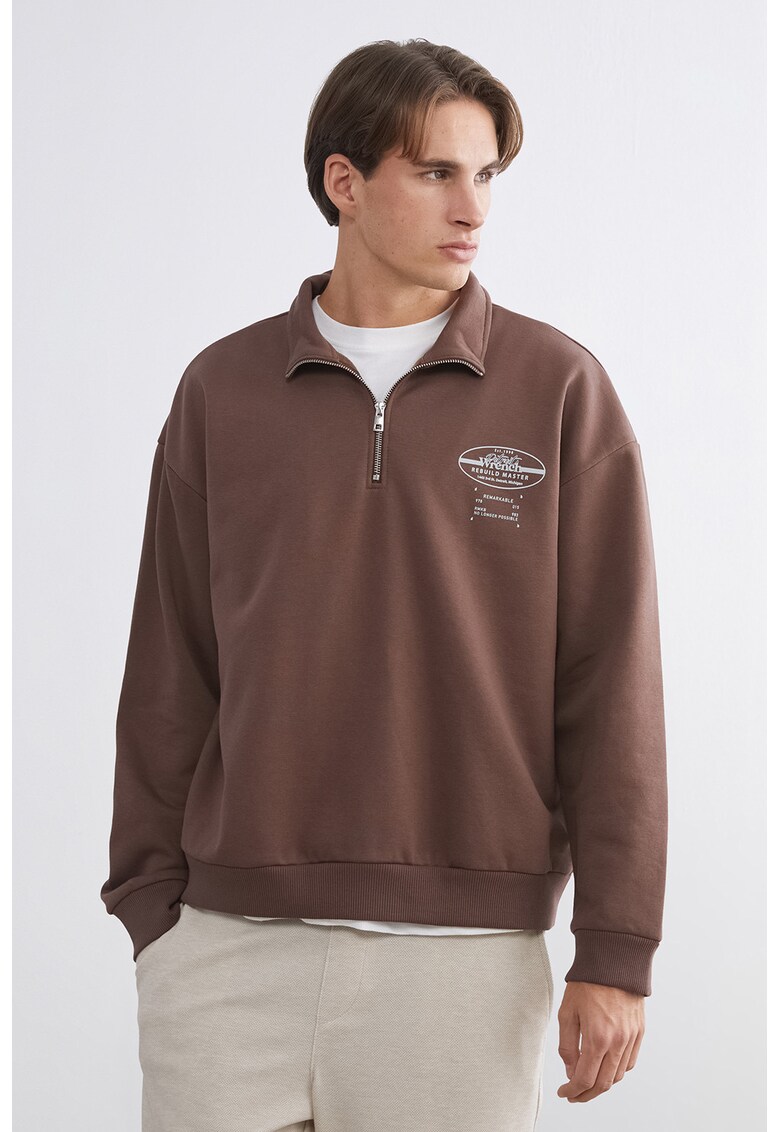 Bluza de trening cu imprimeu pe piept - Maro