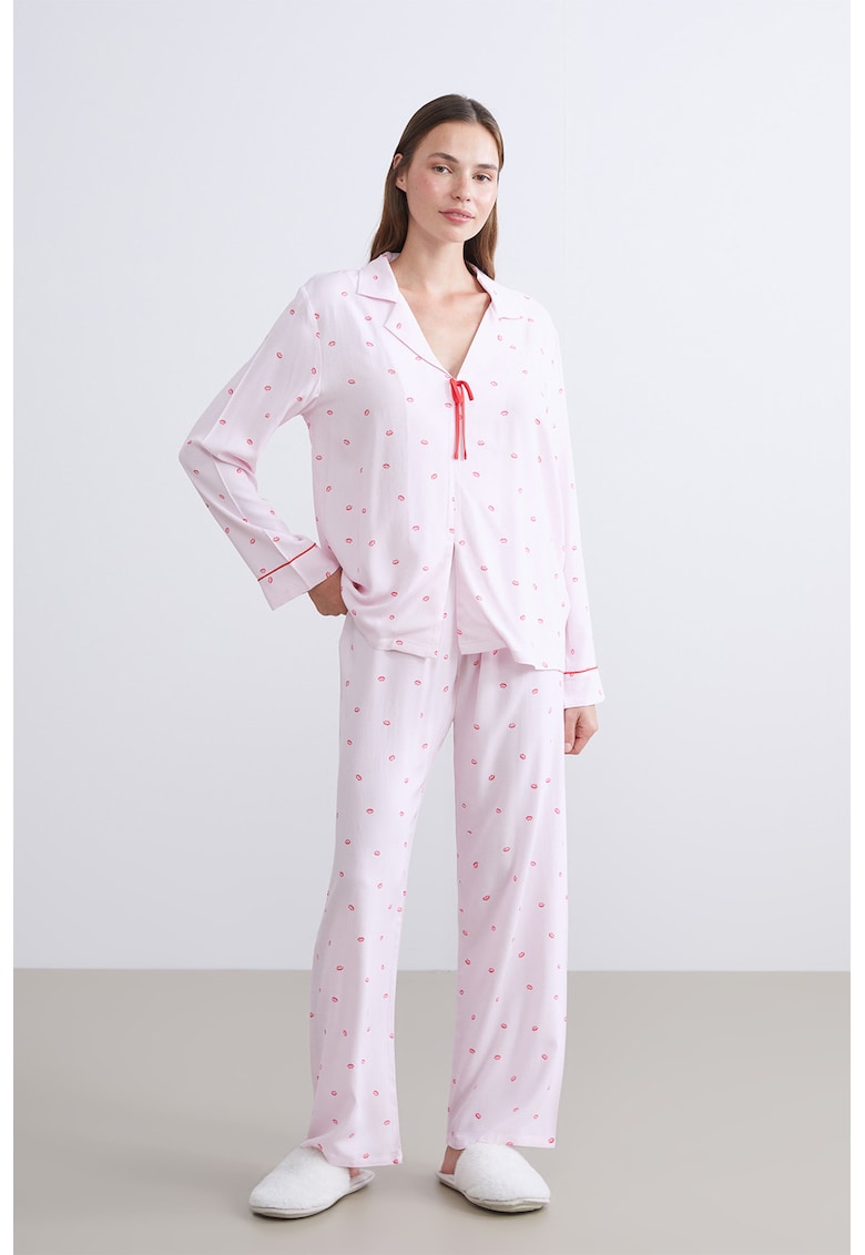 Pijama cu pantaloni lungi - model si revere decupate - Roz pal