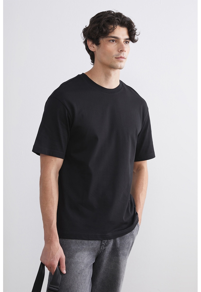 Tricou lejer cu model uni - Negru