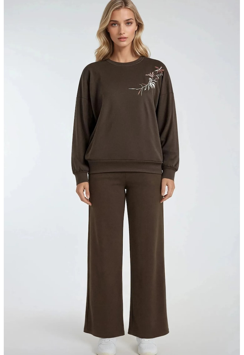 Compleu dama - set doua piese - bluza cu guler rotund brodata si pantaloni cu picior larg - maro mocha -