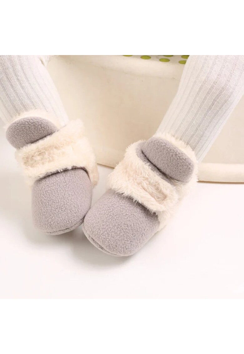 Cizmulite plusate gri cu crem pentru bebelusi - Gri