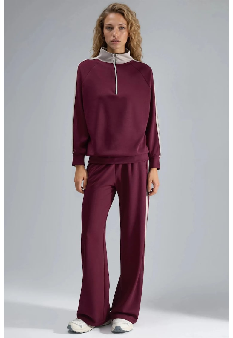 Set din doua piese - cu dungi - guler cu fermoar - rosu burgundi - tesatura tricotata