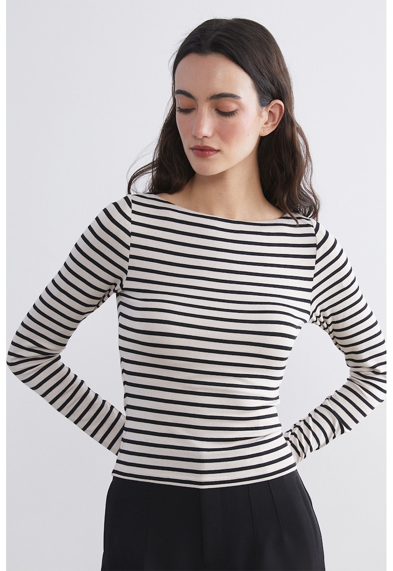 Bluza cu dungi si decolteu barcuta - Alb fildes/Negru