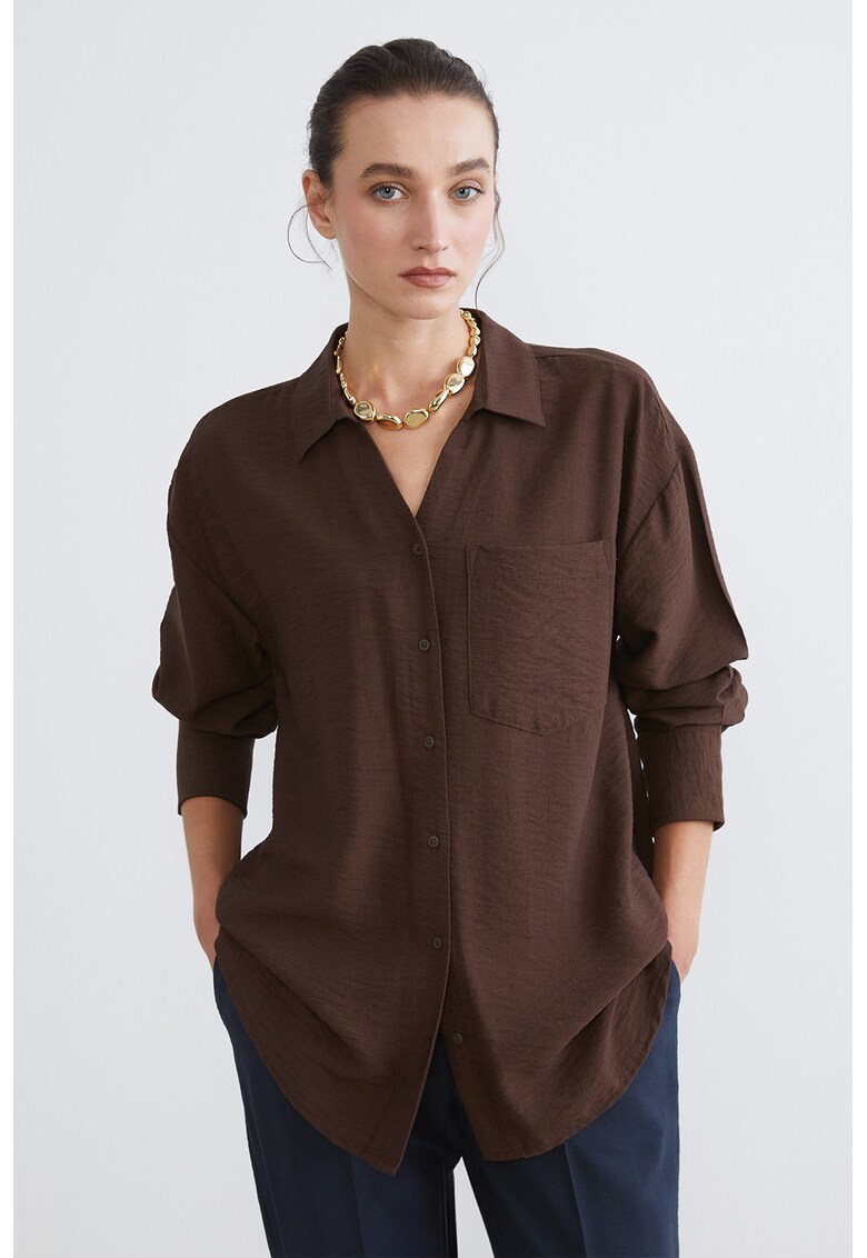 Camasa lejera cu buzunar pe piept - Maro pamantiu