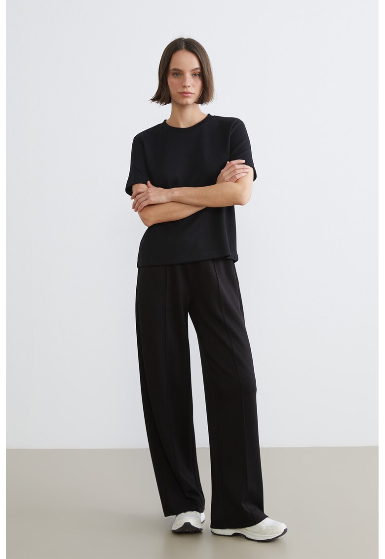 Pantaloni relaxed fit de trening cu banda elastica in talie - Negru