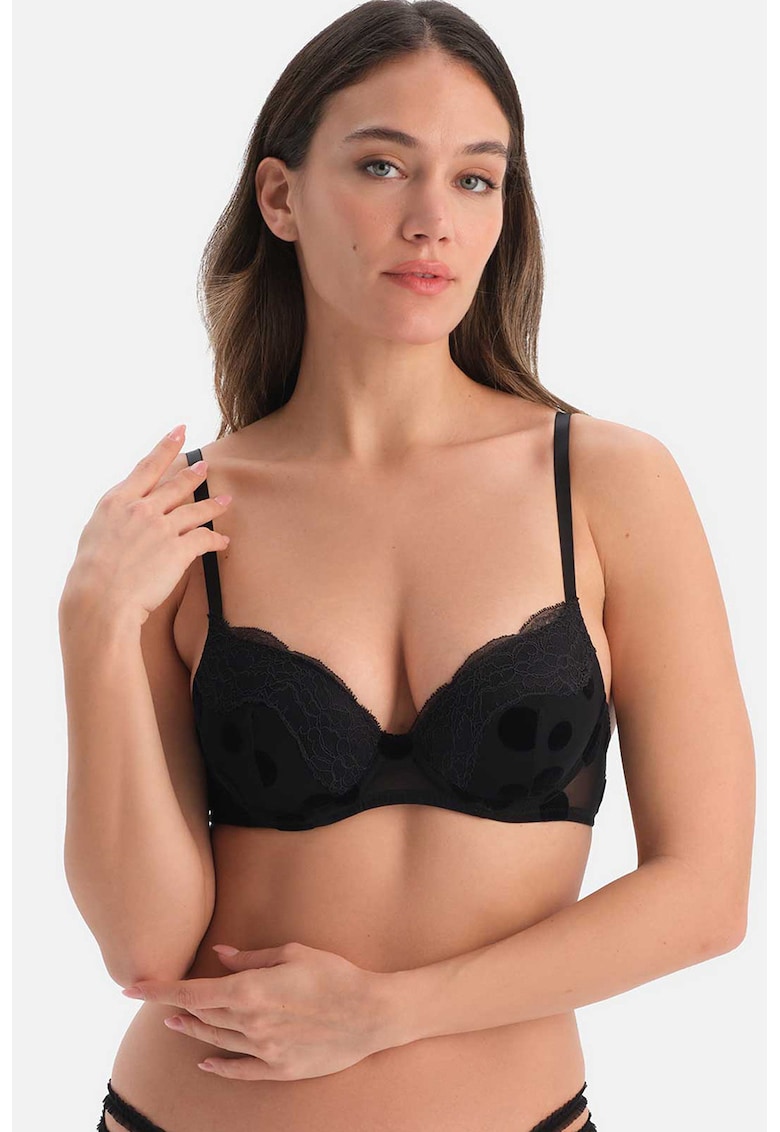 Sutien cu burete si garnitura din dantela - Negru