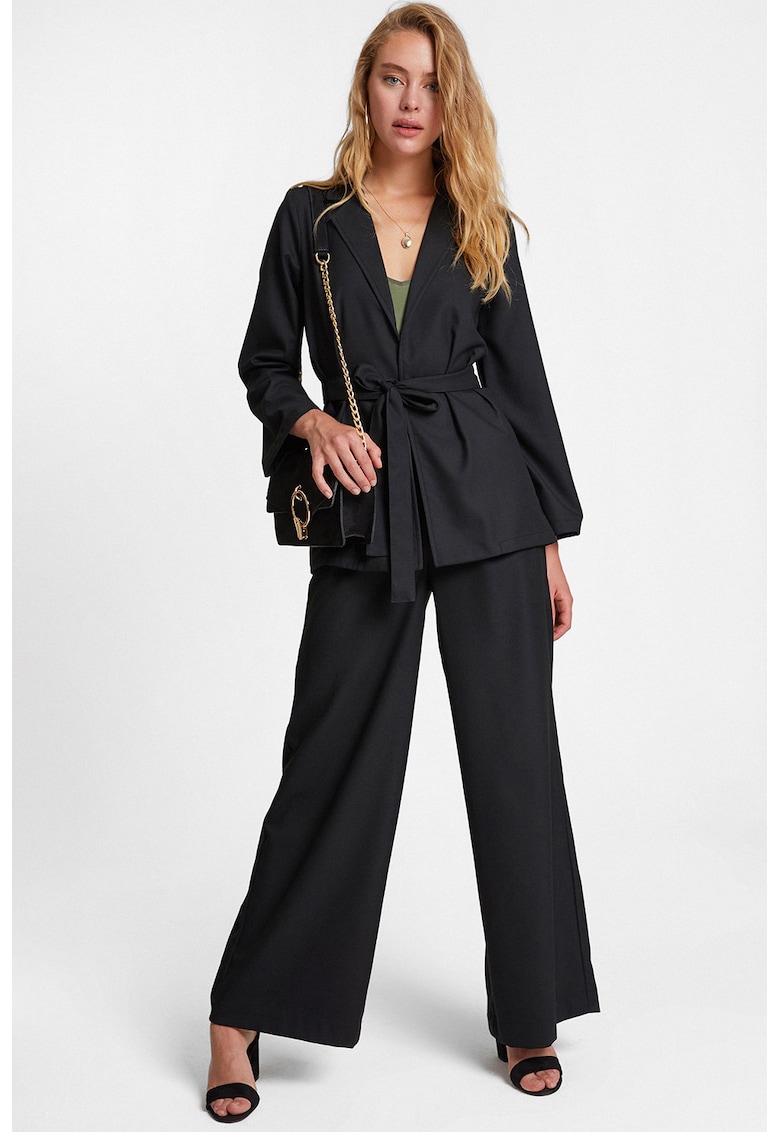 Sacou cu model uni si croiala petrecuta - Negru