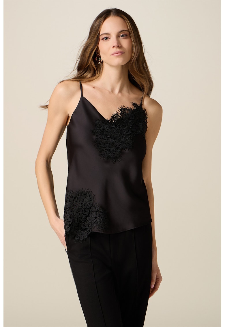 Top cu decolteu in V si garnitura brodata - Negru