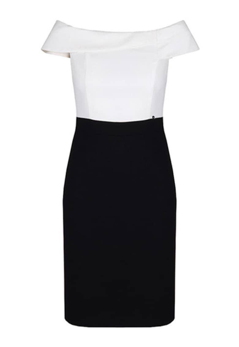 Rochie cu decolteu pe umeri