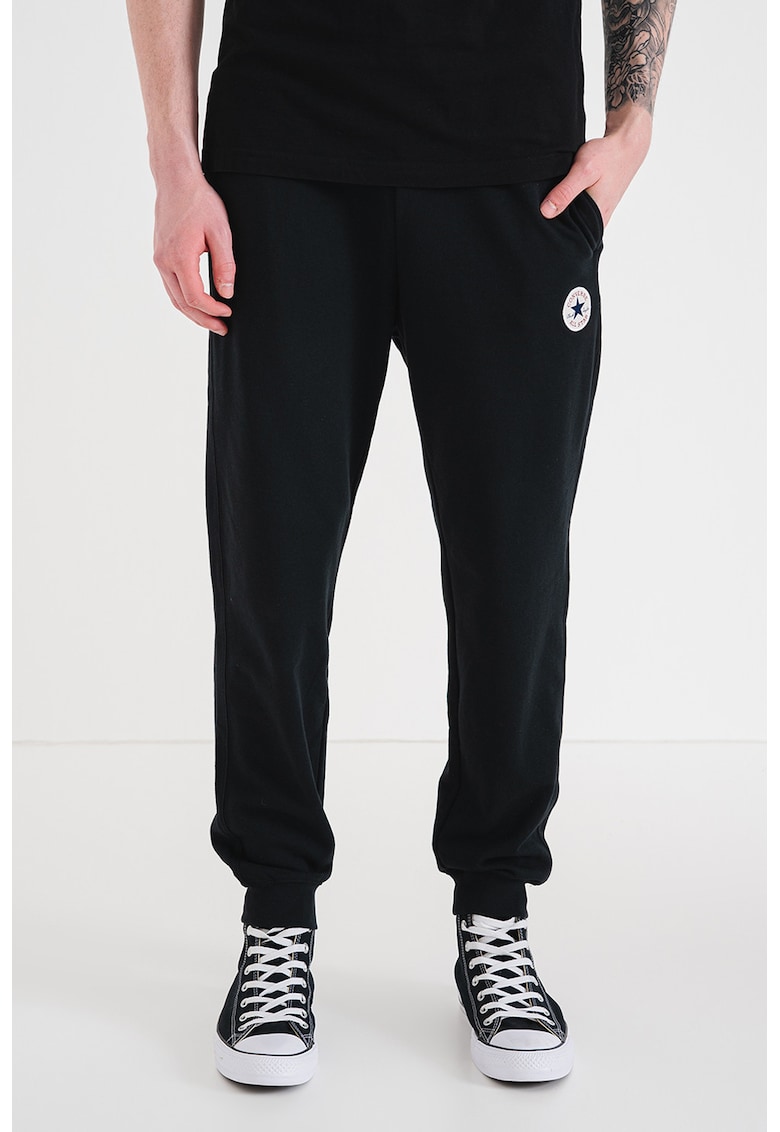Pantaloni de trening cu croiala conica si aplicatie logo - Negru