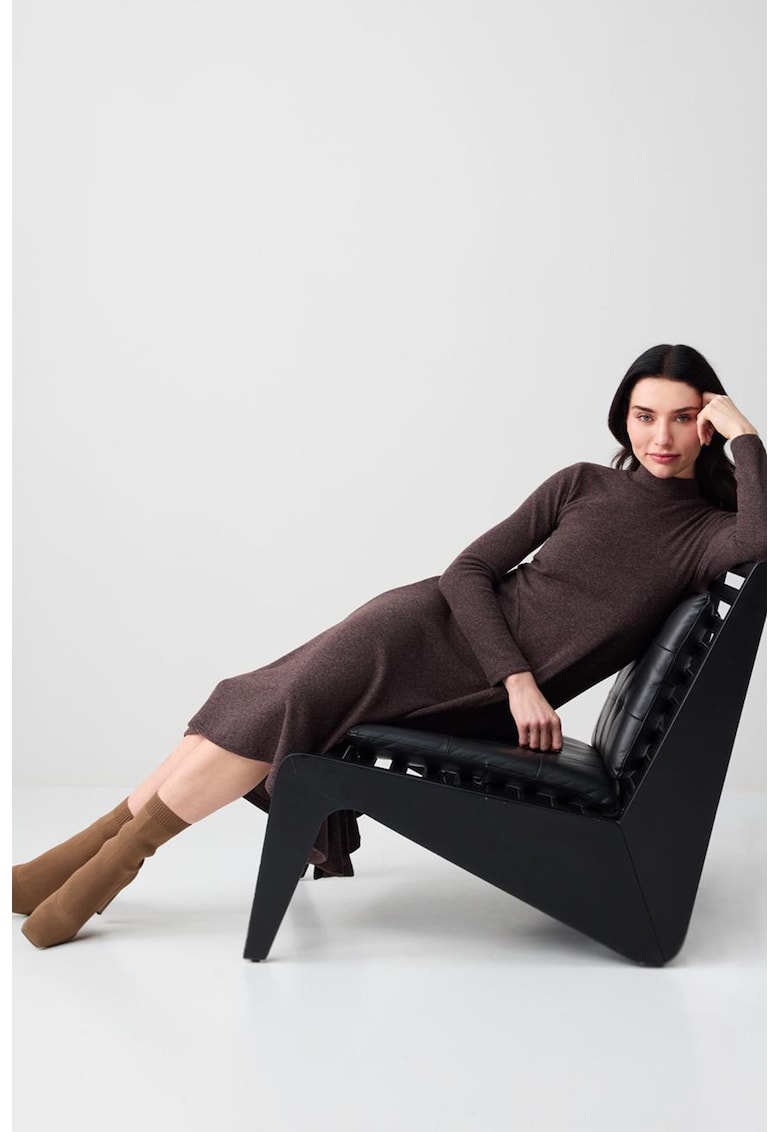 Rochie evazata cu slit frontal - Maro inchis