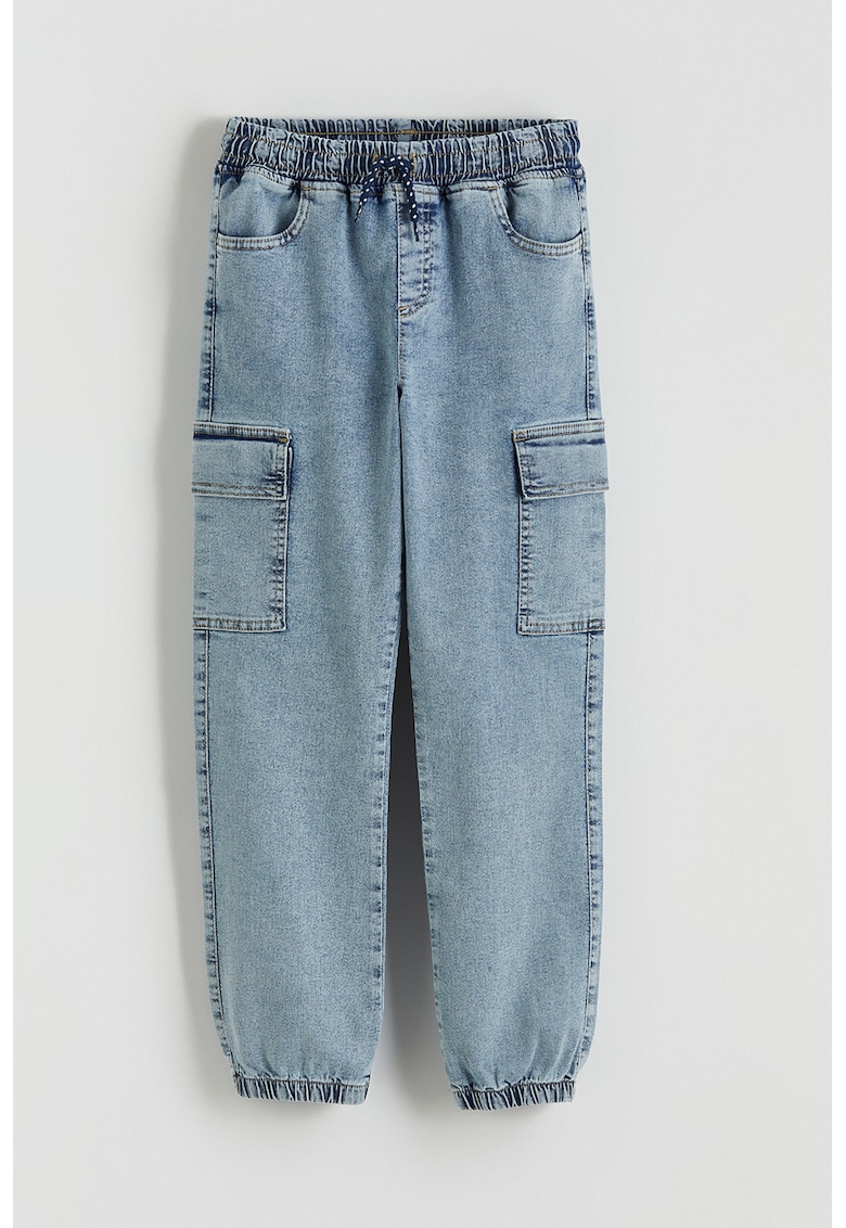 Pantaloni jogger din denim cu buzunare cu clapa - Albastru pastel