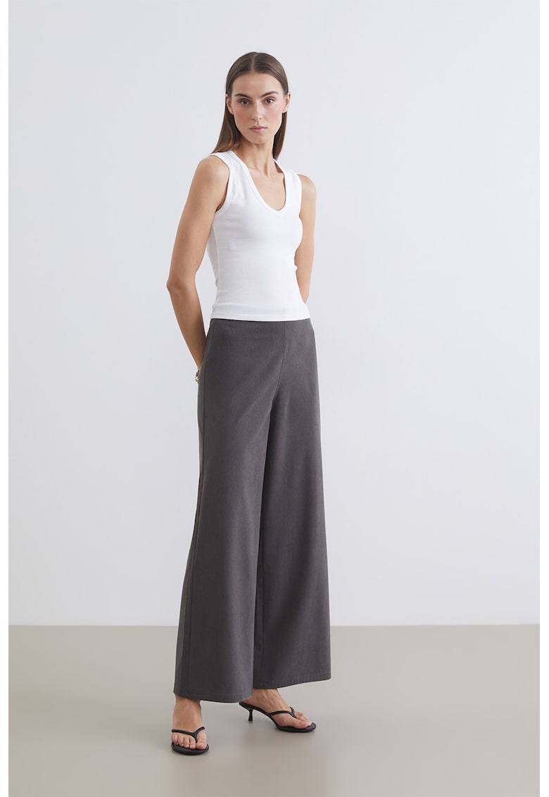 Pantaloni striati cu croiala ampla - Gri