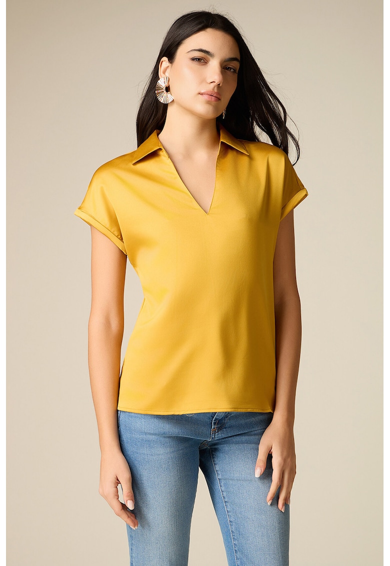 Tricou cu aspect de satin si decolteu in V - Ocru