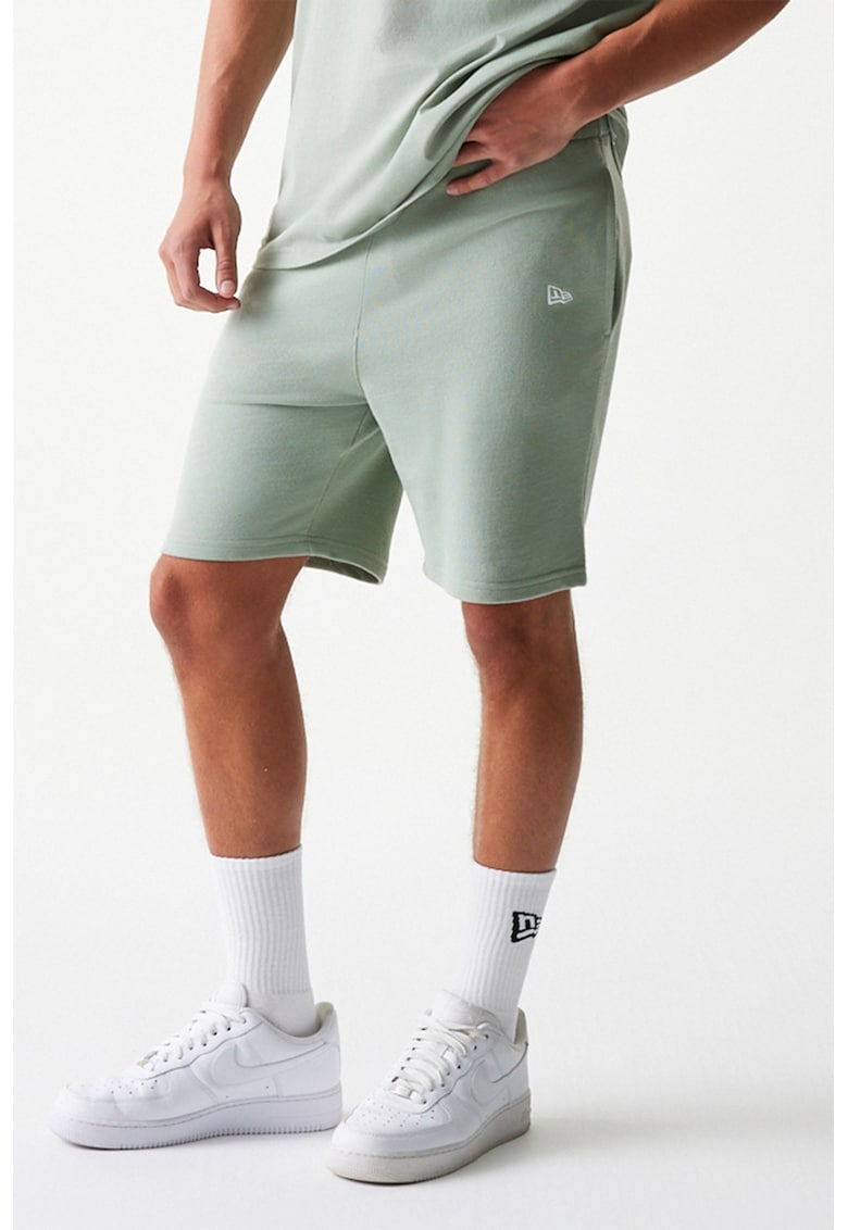 Pantaloni scurti cu logo brodat si snur - Verde pal